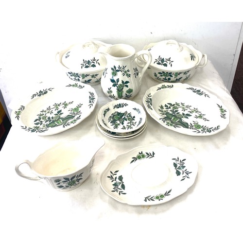 185 - Part wedgwood Green leaf Barlaston dinner service