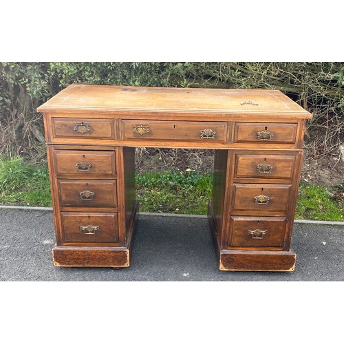 561 - Victorian 9 drawer mahogany desk, with key measures approx 29 inches tall 42 inches wide 23 inches d... 