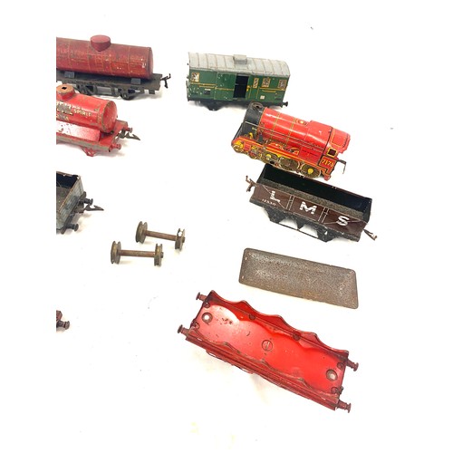 167 - Selection vintage tin trains and carriages