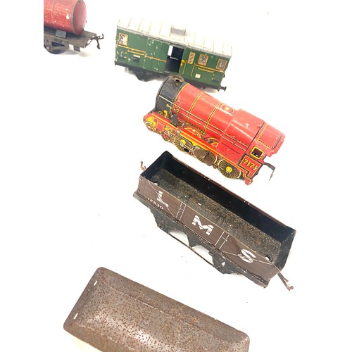 167 - Selection vintage tin trains and carriages