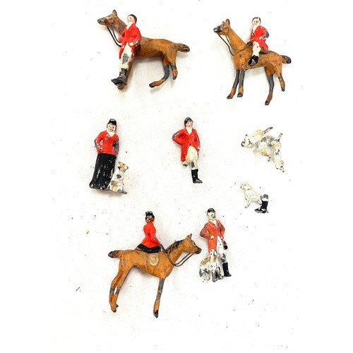 463 - Selection of vintage hunting scene metal figures