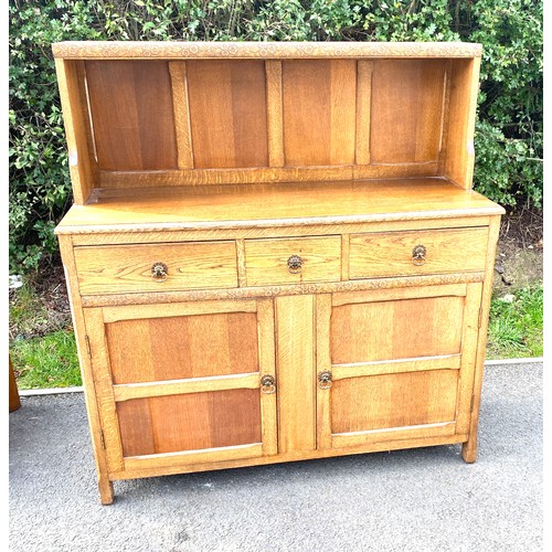 585 - 3 Drawer, 2 drawer light oak hutch sideboard, approximate measurements: Height 51 inches, Width 47 i... 