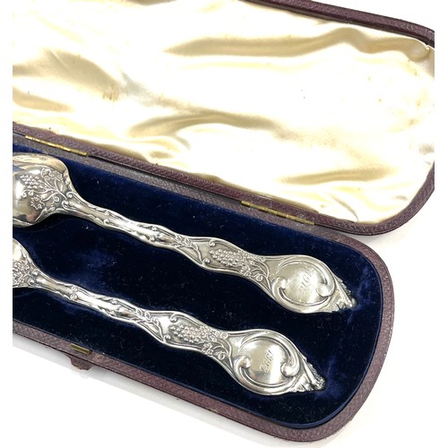 517 - Cased Antique silver christening fork and spoon set