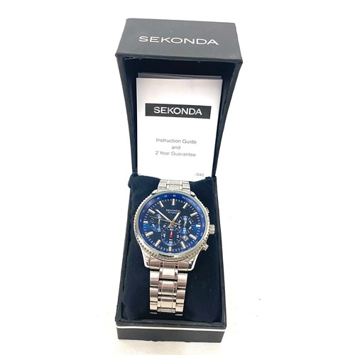 492 - Gents cased Sekonda Tachymeter wristwatch, blue dial and metal strap