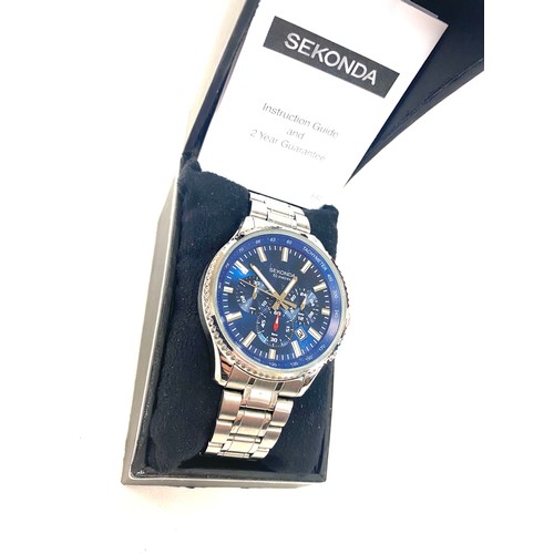 492 - Gents cased Sekonda Tachymeter wristwatch, blue dial and metal strap