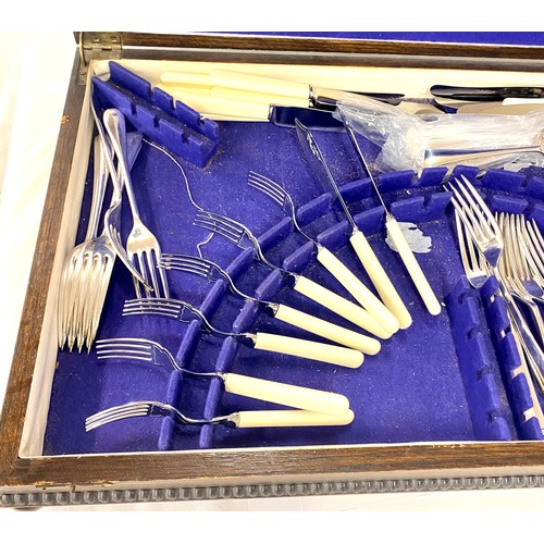 342 - Selection of assorted Walker and Hall cutlery, in wooden presentation box (not original box)