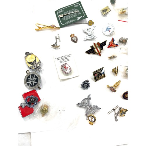 548 - Selection of vintage and later badges includes eIIr, Blues and royals, Conseil Municle etc