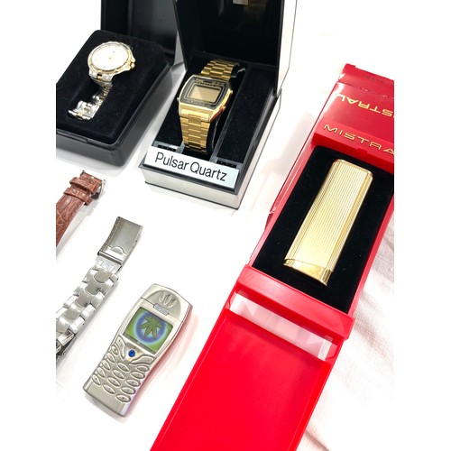 574 - Selection of assorted watches includes sekonda, Pulsar etc