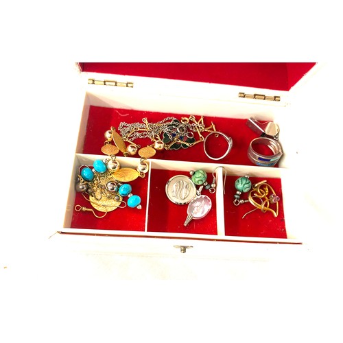 480 - Jewellery box and a selection of assorted costume jewellery