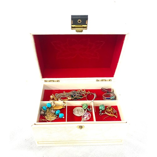 480 - Jewellery box and a selection of assorted costume jewellery