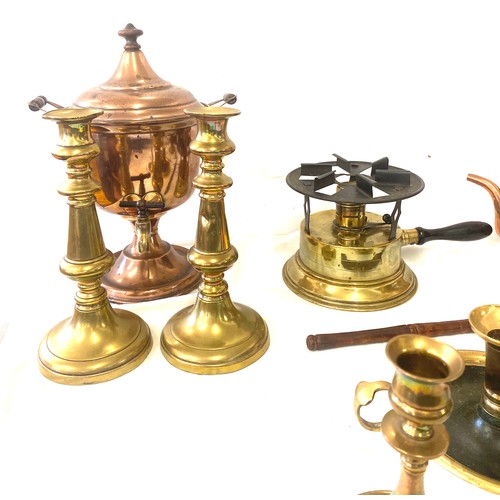 107 - Selection of vintage and later brass and copper ware includes samovar, oil lamp etc