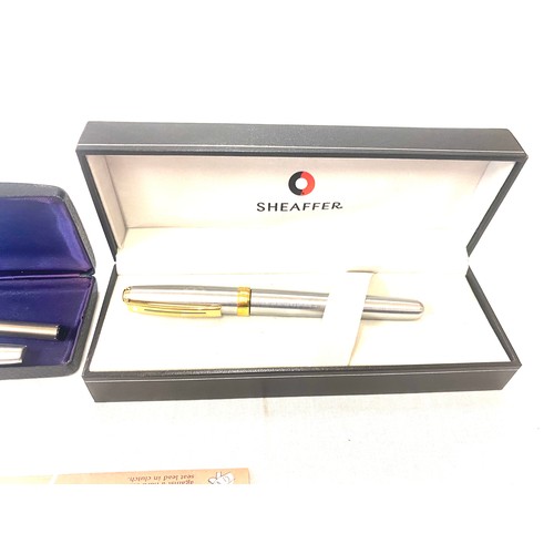 525 - 2 Vintage boxed Sheaffer fountain pens