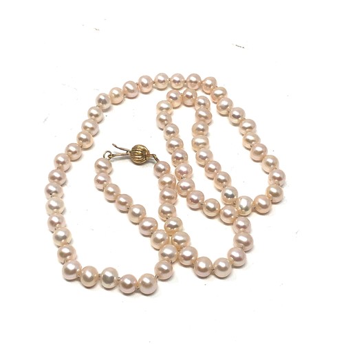 87 - Vintage Pearl Necklace 14kt gold clasp measures approx 45cm long