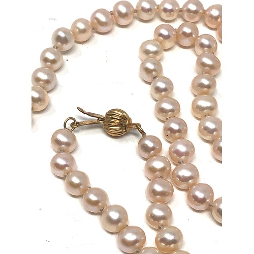 87 - Vintage Pearl Necklace 14kt gold clasp measures approx 45cm long