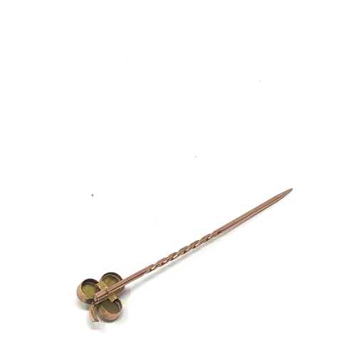 92 - Antique gold stone set stick pin measures approx 5.5cm long