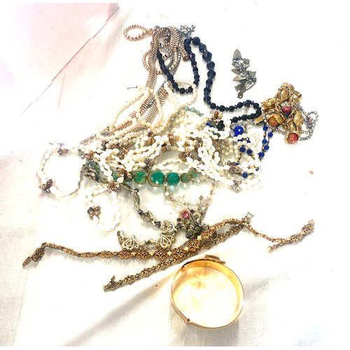 507 - Selection of vintage and later costume jewellery