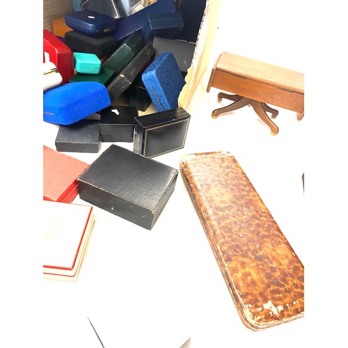 288 - Large quantity of used jewellery boxes