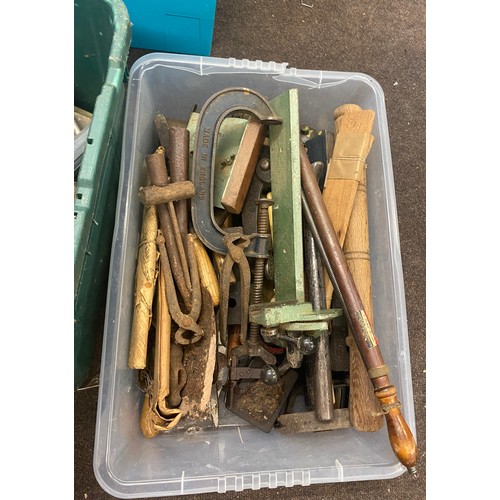 234 - Large selection of vintage and later tools