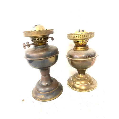 104 - 2 Vintage oil lamps