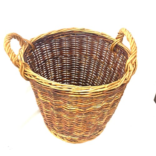 326 - Vintage whicker basket