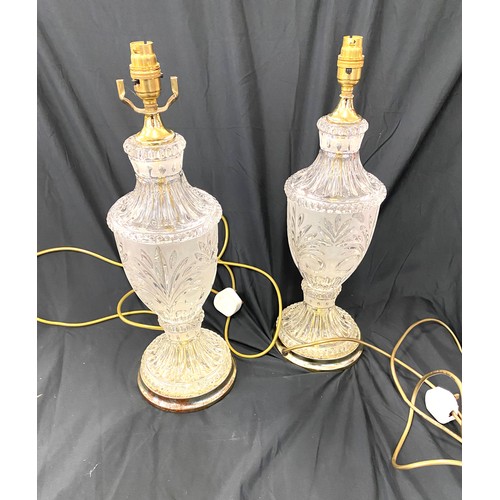 90 - Pair of glass and metal table lamps, working order