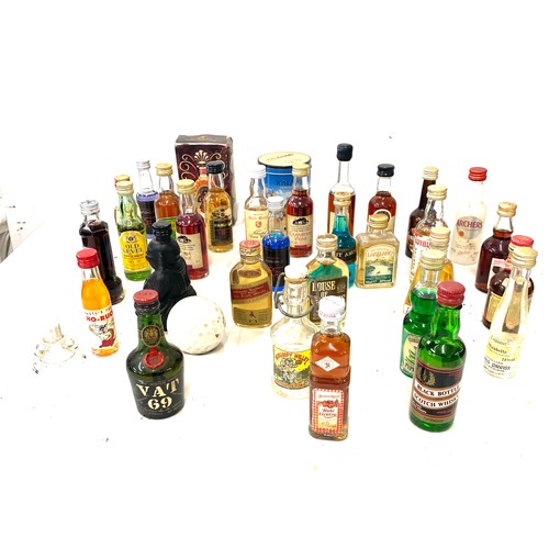 172 - Large selection of alcohol miniatures inludes archers, whiskey etc