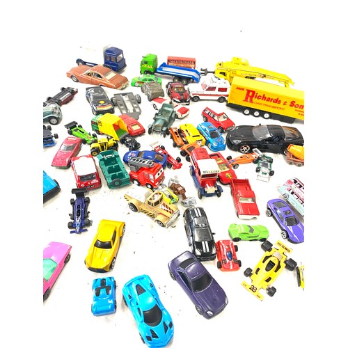 357 - Selection of assorted vintage and later die cast cars etc