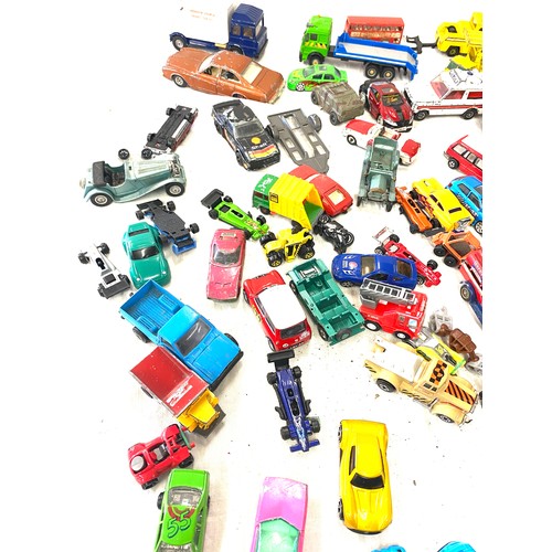 357 - Selection of assorted vintage and later die cast cars etc