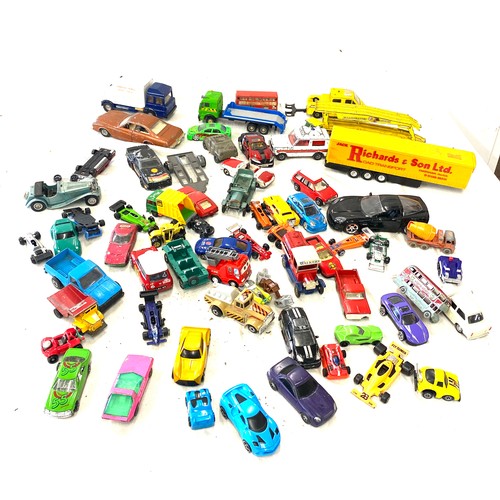 357 - Selection of assorted vintage and later die cast cars etc