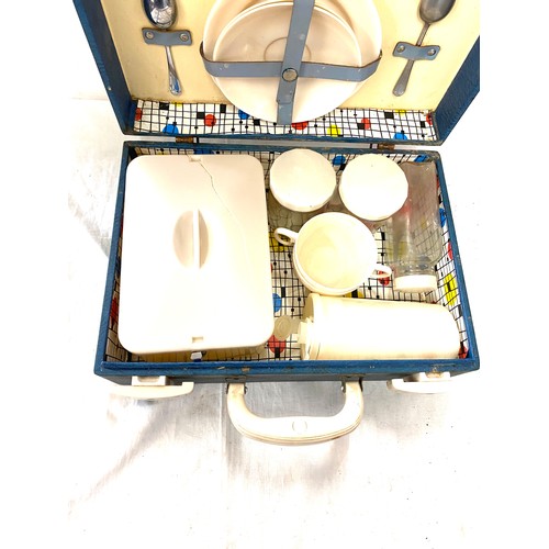 70 - Vintage cased picnic Brexton set