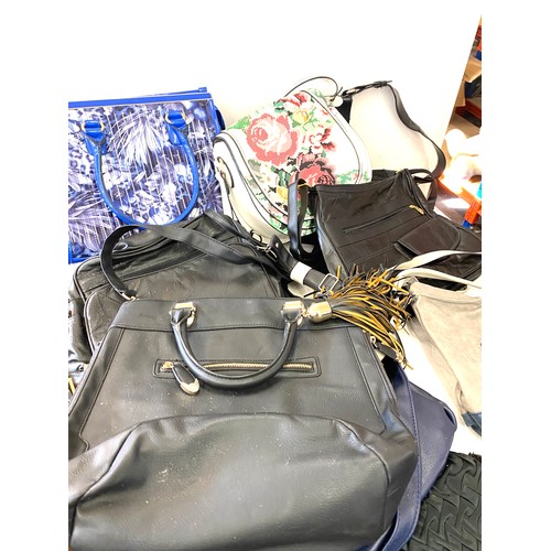 204 - Selection of assorted handbags