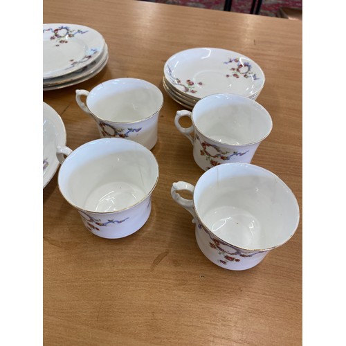 276 - Part 4 place setting tea service