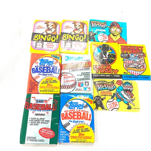 355 - Selection of vintage and later trading cards includes Fleer 92 trading cards, Topps major league bas... 