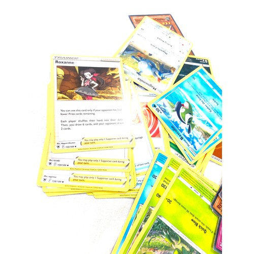 476 - Large selection of collectors cards includes Pokemon, Yu GI Oh etc