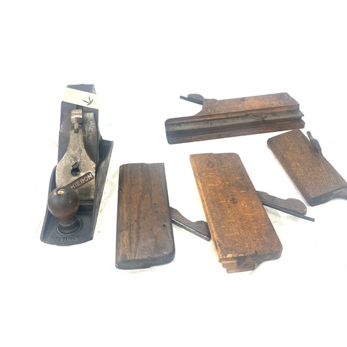 143 - 5 Vintage wood working planes 