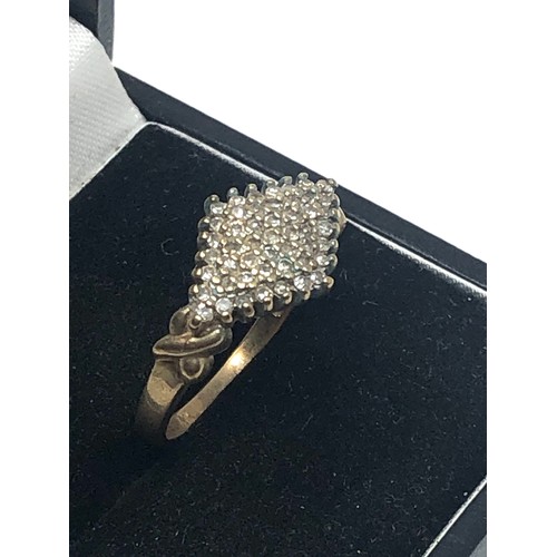 232 - 9ct gold diamond cluster ring (3g)