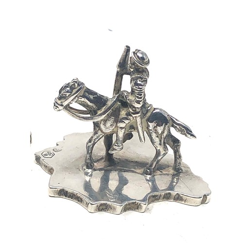 78 - 2 continental miniature silver figures weight 71g