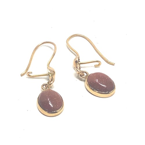 162 - 18ct gold goldstone drop earrings (3g)