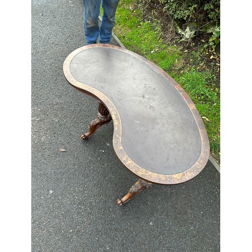 586 - Victorian mahogany kidney shape table, approximate measurements: Height 29.5 inches, Width 41.5 inch... 