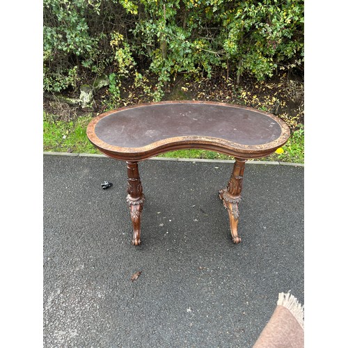 586 - Victorian mahogany kidney shape table, approximate measurements: Height 29.5 inches, Width 41.5 inch... 