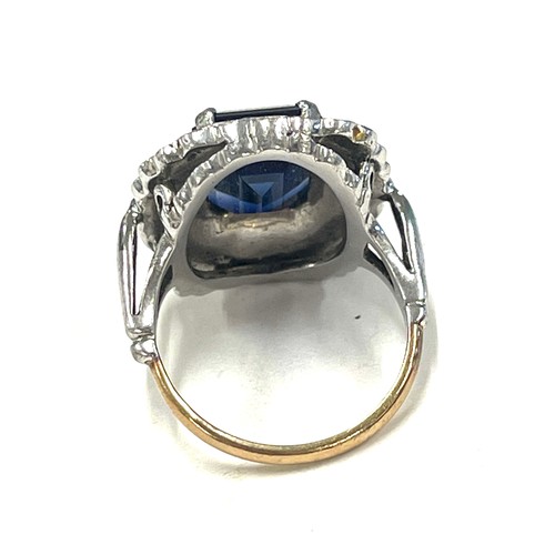 438 - 9ct gold and silver paste ring, approximate weight 7.4g Size between N and O