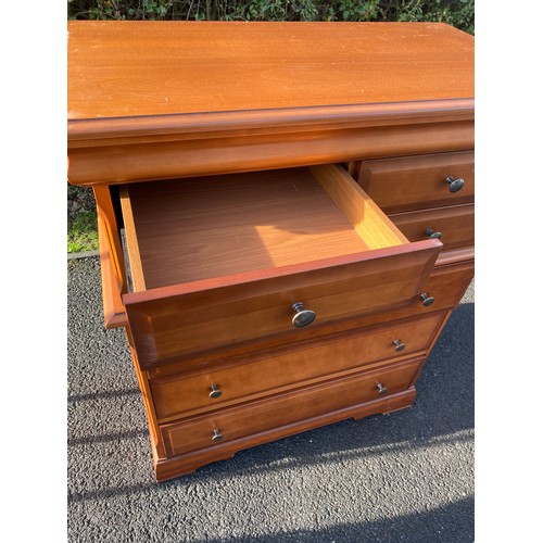 622 - Modern 7 Drawer chest on chest with a vanity draw, measures approx 43 inches tall 35.5 inches wide 1... 