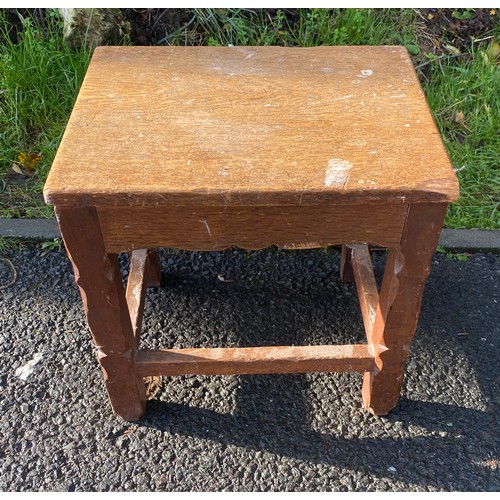 604 - Small oak foot stool