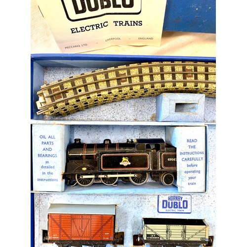 141 - Hornby Dublo Electric gauge OO train / rail layout