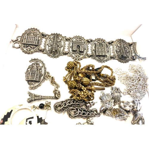 555 - Selection ladies vintage and later costume jewellery to include silver pieces