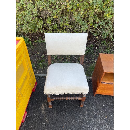 628 - Vintage oak hall chair