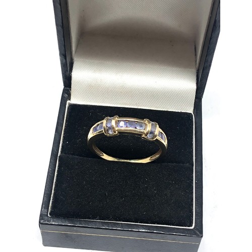 113 - 9ct gold Tanzanite ring weight 2.7g