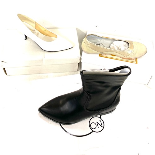 405 - Selection of boxed ladies shoes, assorted styles and sizes