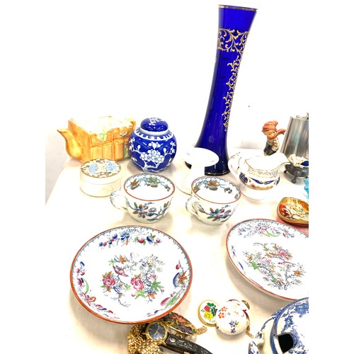 104 - Selection of miscellaneous includes pottery, glassware etc