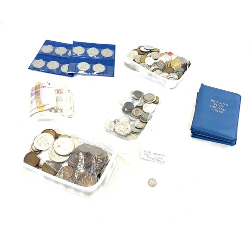 599 - Large selection of assorted coins and bank notes